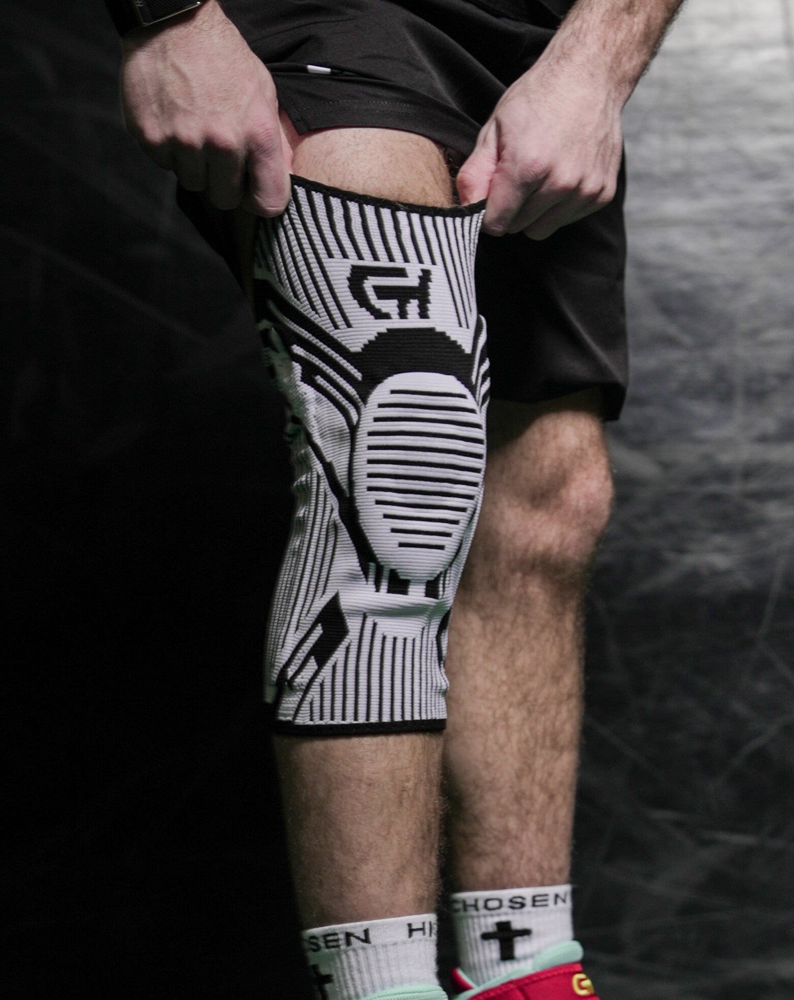 White / Black Knee Pad (2nd Generation)